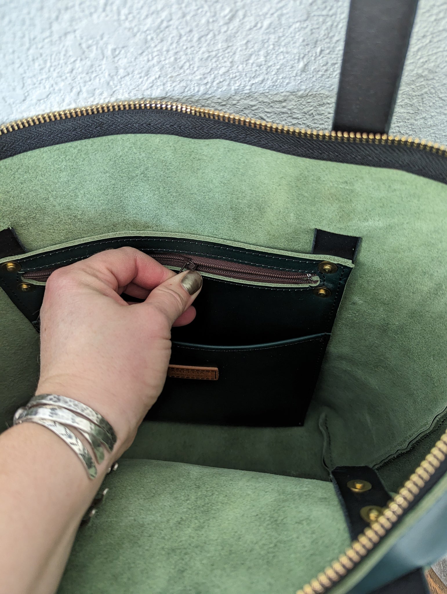 Zippered Belle Tote - Green with Tooled patch