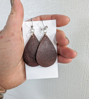 Leather earrings - Small & simple